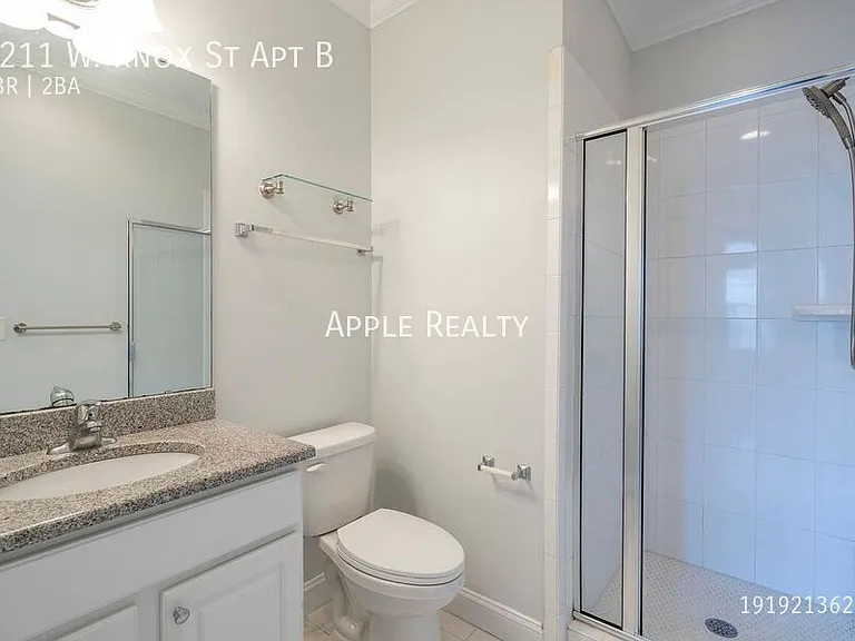 2211 W Knox St #B — Photo 9