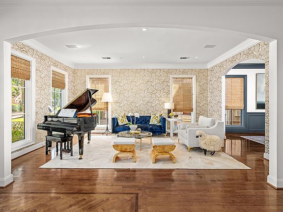 4th image of 6614 Mercer St