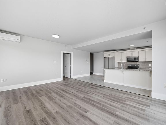 3rd image of 15 Kings Wharf Pl #502