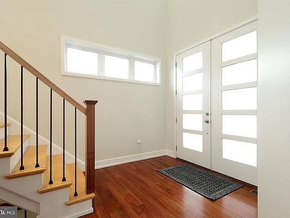 4th image of 132 Derek Dr