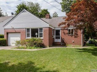 106 Fairfield Ave, Port Washington, NY 11050