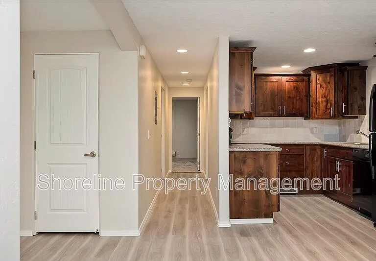 2085 W Brittany Ln #101 — Photo 1
