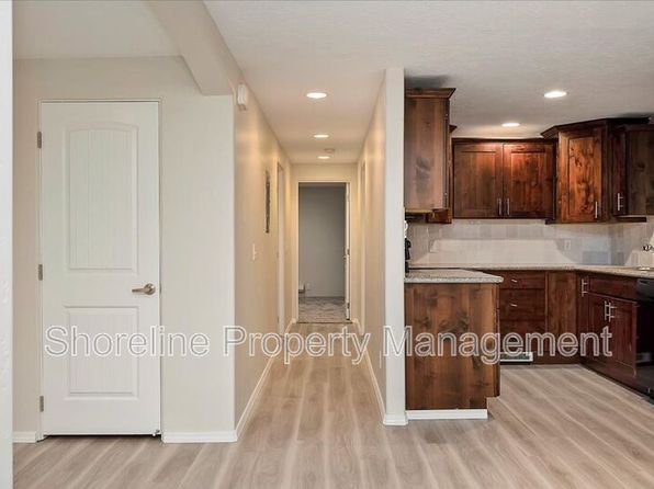 2085 W Brittany Ln APT 101