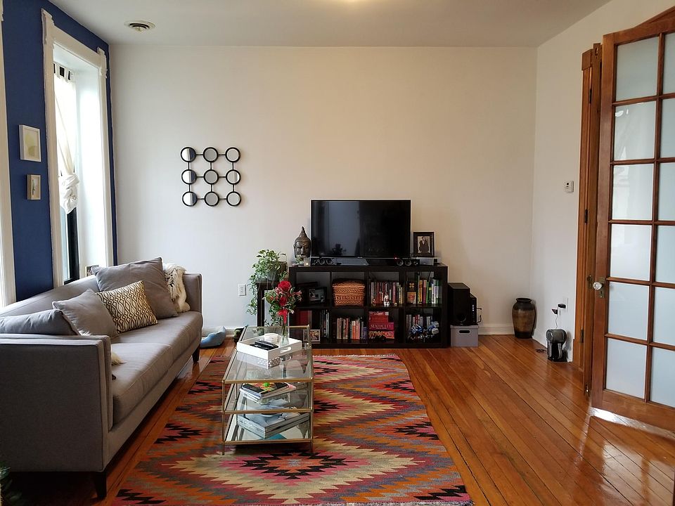 1st image of 1459 N Bosworth Ave APT 3R