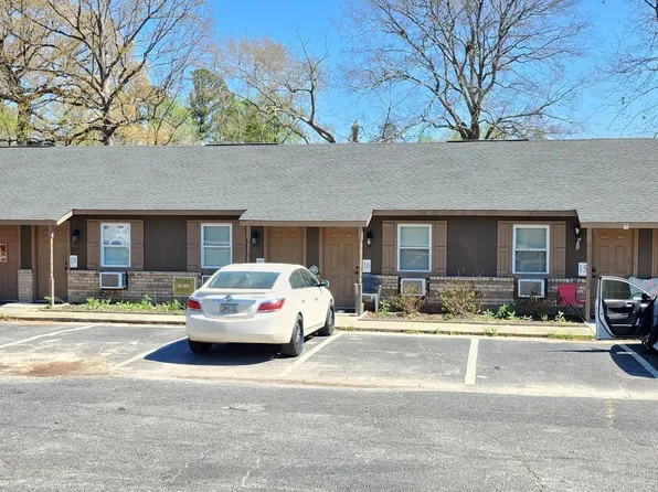 216 Tabor Dr, Warner Robins, GA