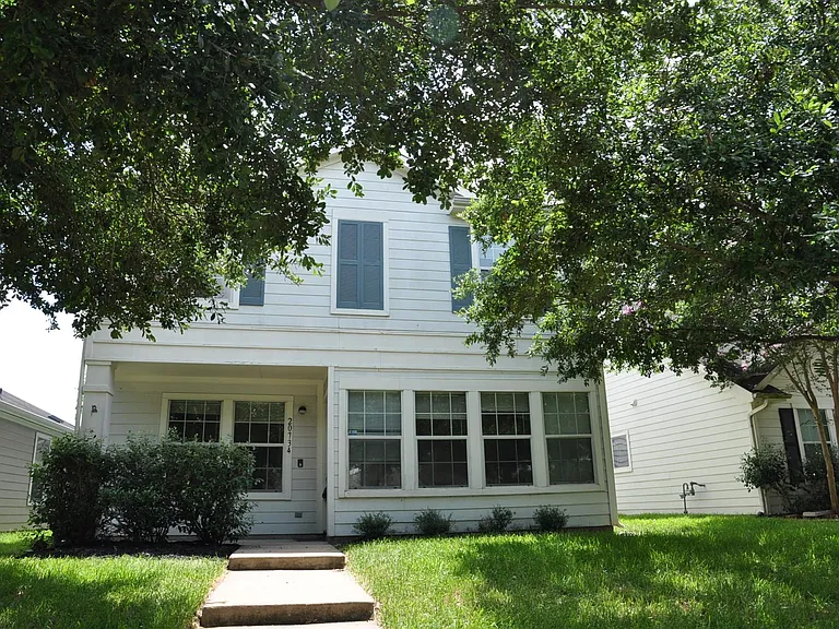 20734 Settlers Lake Cir N — Photo 36