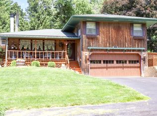 16070 Strawberry Rd, Morrison, IL 61270