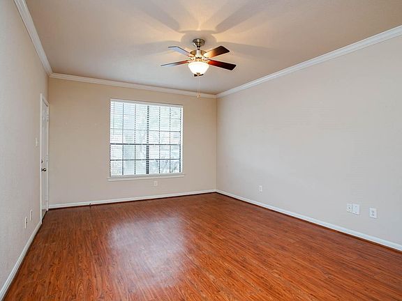 5th image of 2255 Braeswood Park Dr APT 127