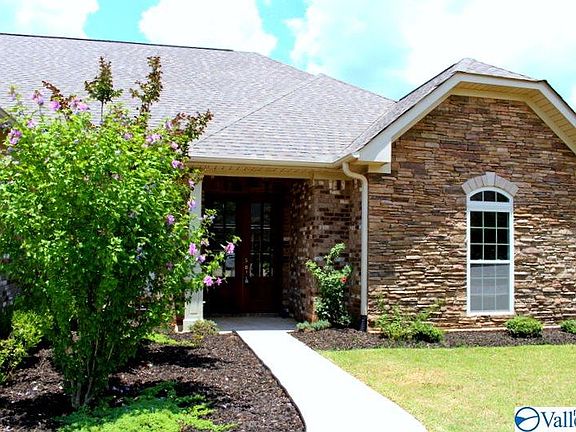 2nd image of 4409 Coatsbridge Dr SE