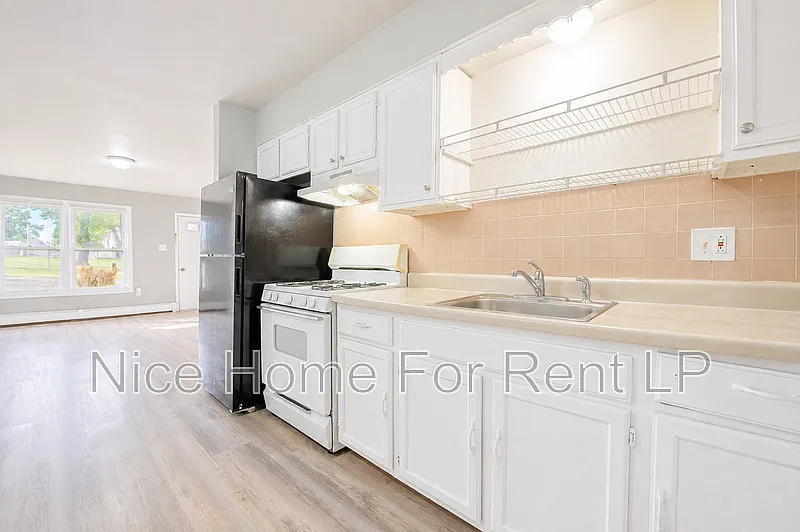 2 bed, 1.0 bath, 840 sqft, $1,850 — Photo 3