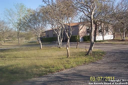 4th image of 221 COUNTY ROAD 458