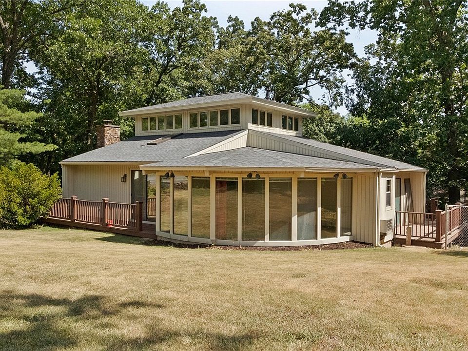 1st image of 2708 White Oak Dr