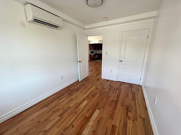 2nd image of 1030 Leland Ave Floor 1
