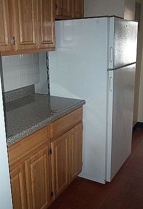 5th image of 2171 28th St