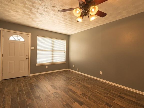 2nd image of 311 Magnolia Ln