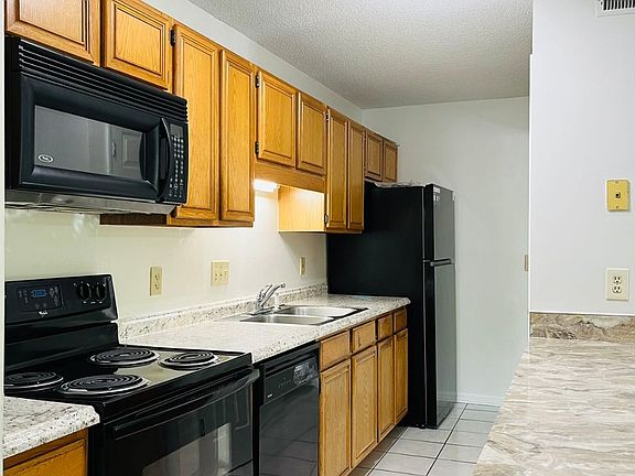 4th image of 704 Glendale Dr Unit 5