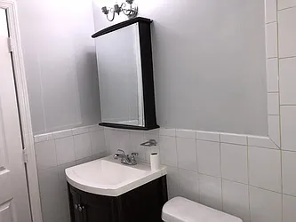 Rented by R New York