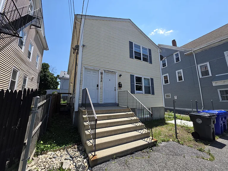 135 Putnam St 2ndflr Renovated! Spacious! Greatlocale! Petsok Laundry — Photo 16