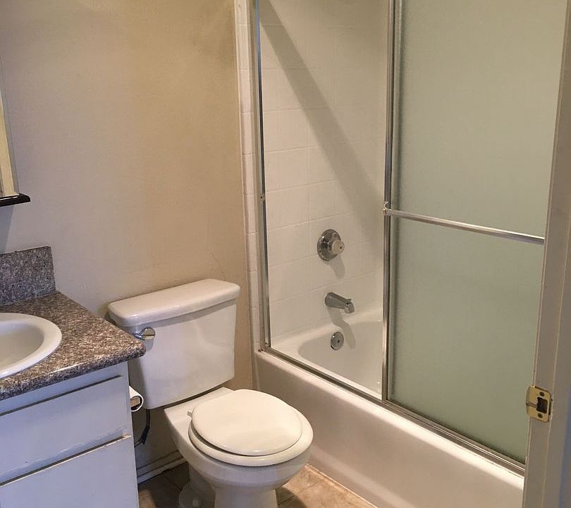 2nd image of 14619 Gledhill St APT 207