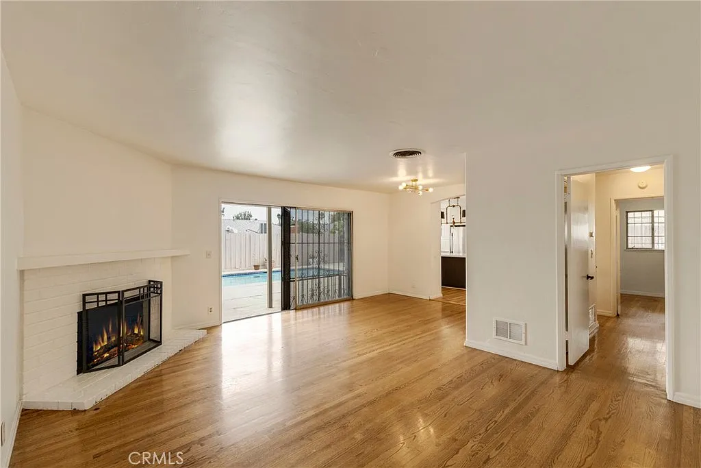 4 bed, 1613 sqft, $4,500 — Photo 3