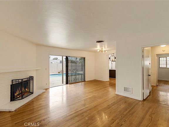 3rd image of 16506 Halsted St