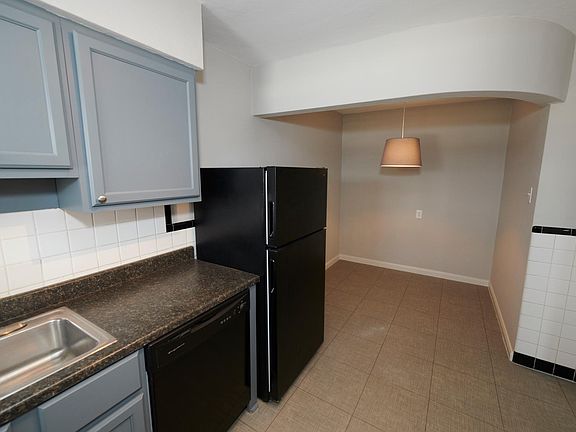 Eat in kitchen with dining nook