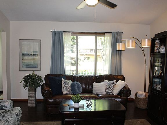5th image of 2820 W Courtyard Ln