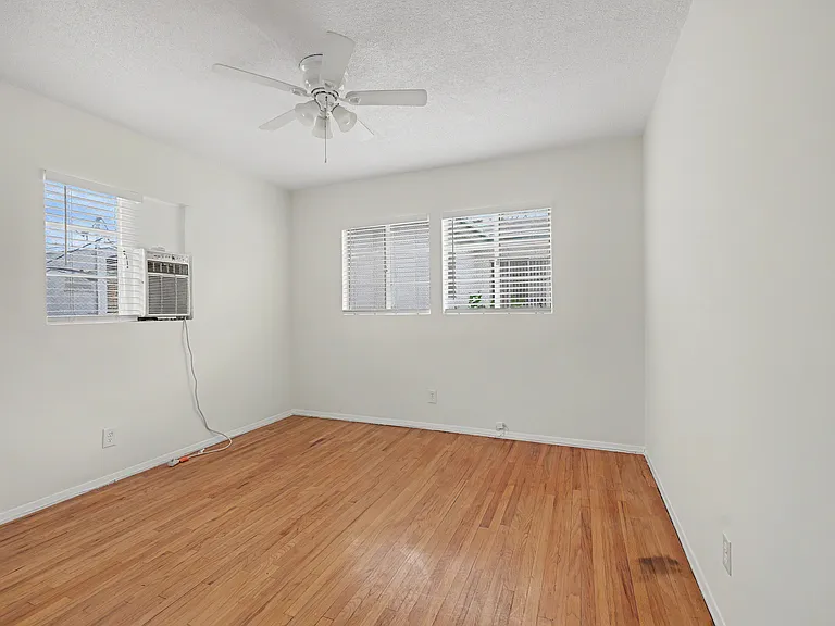 1037 N Curson Ave #4 — Photo 29