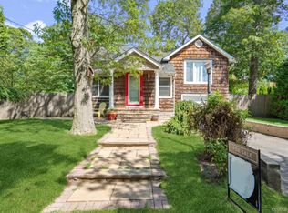 17 Tulip Rd, Rocky Point, NY 11778