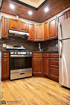 1st image of 189 Stanhope St #2RR