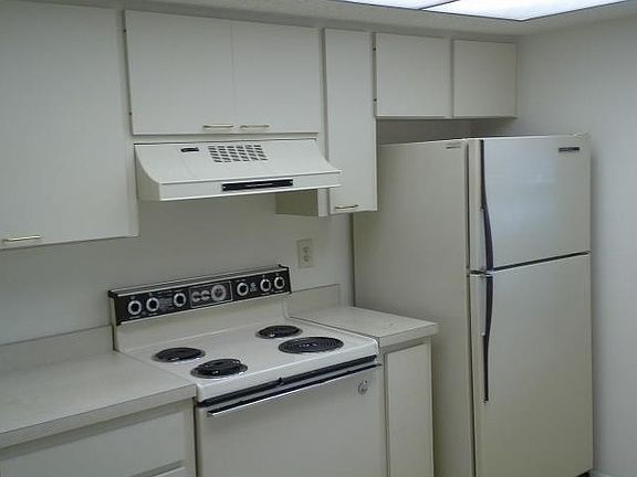 3rd image of 2626 Woodgate Ln