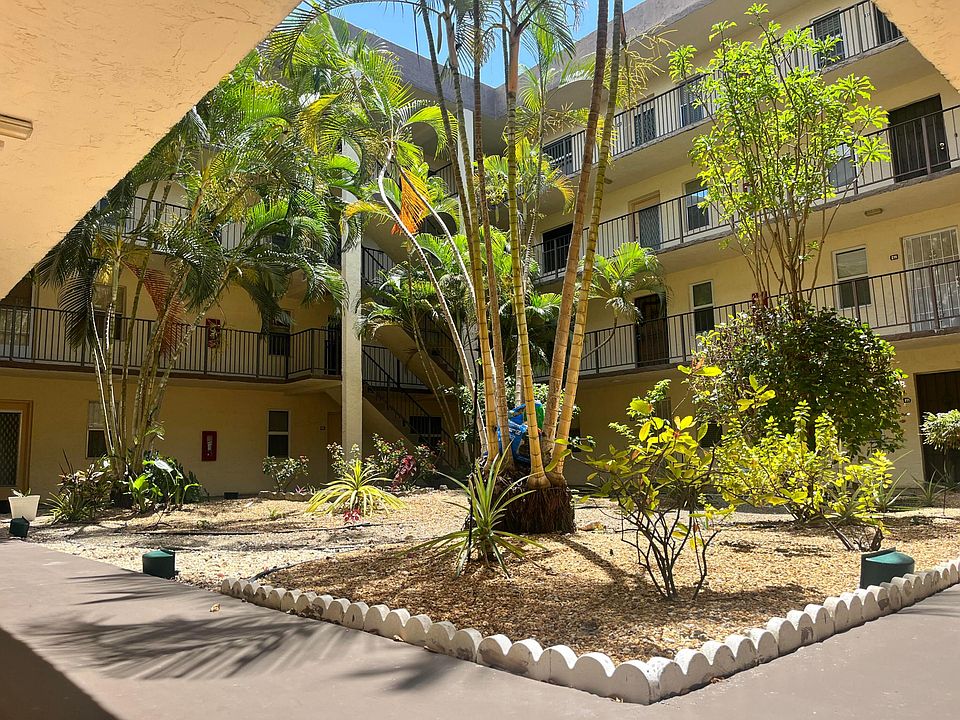 1st image of 2871 Somerset Drive #414
