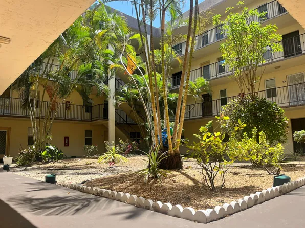 2871 Somerset Drive #414, Lauderdale Lakes, FL 33311