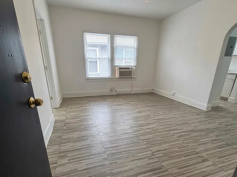 2136 SW 5th St #1 — Photo 1
