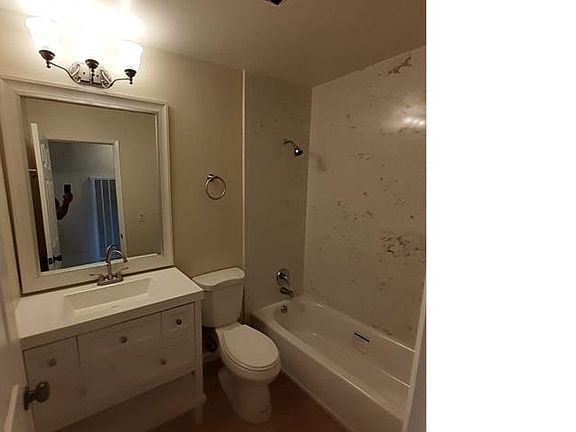 4th image of 125 El Toro Ct #B