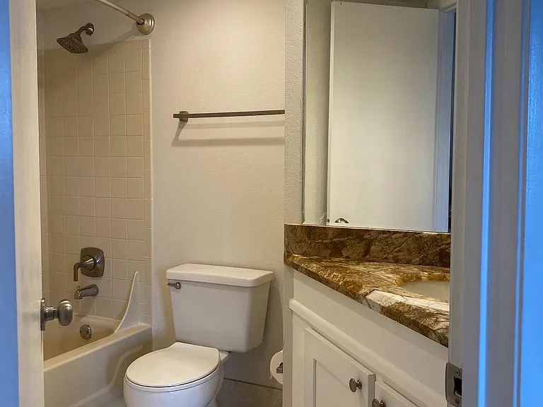 2445 SW 18th Ter #9-022 — Photo 13
