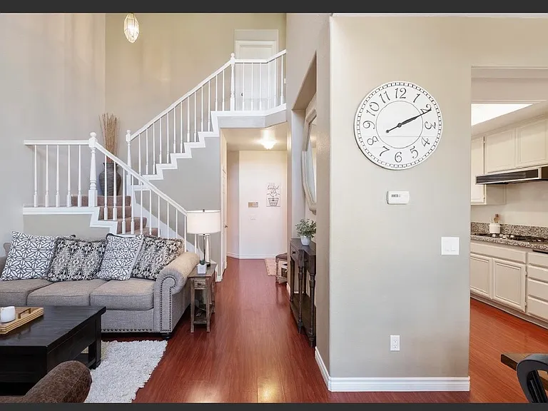 141 Matisse Cir — Photo 7