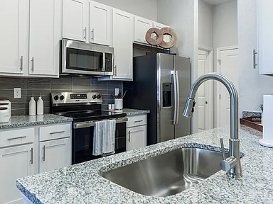 Lakewood Station Apartments — photo 14