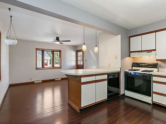 5th image of 3239 Carolina Ave