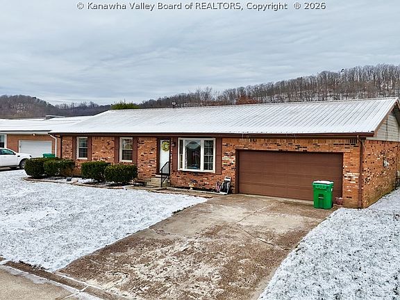 3rd image of 194 Shawnee Est