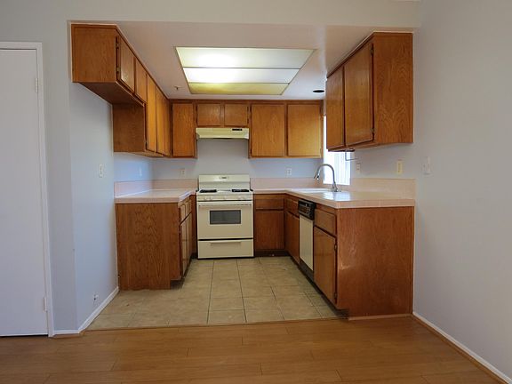 4th image of 611 Mound Ave APT D