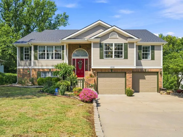 1238 W Spruce St, Junction City, KS 66441