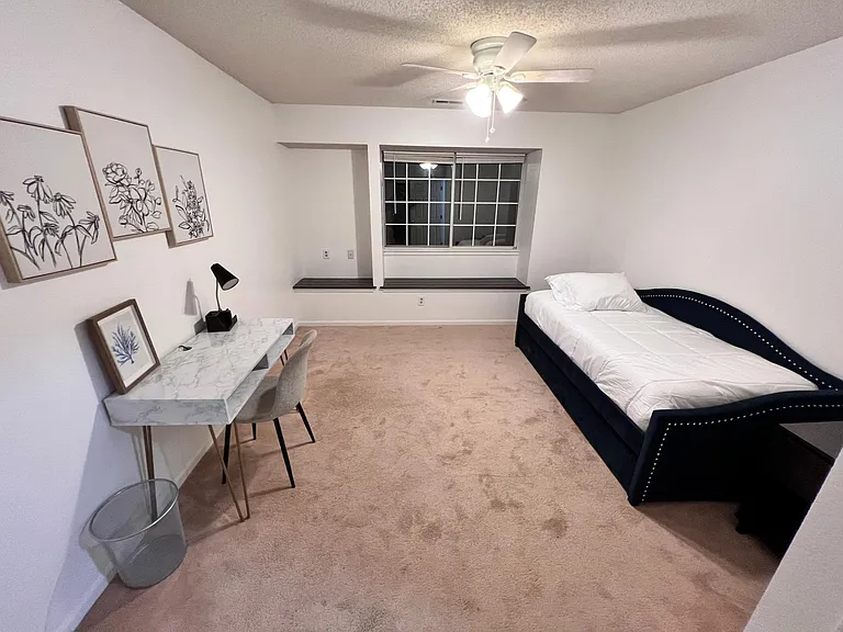 1370 Sherman Ave — Photo 6