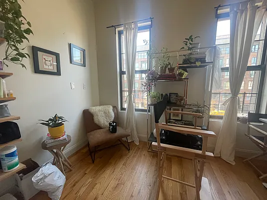 Rented by MySpaceNYC | media 24