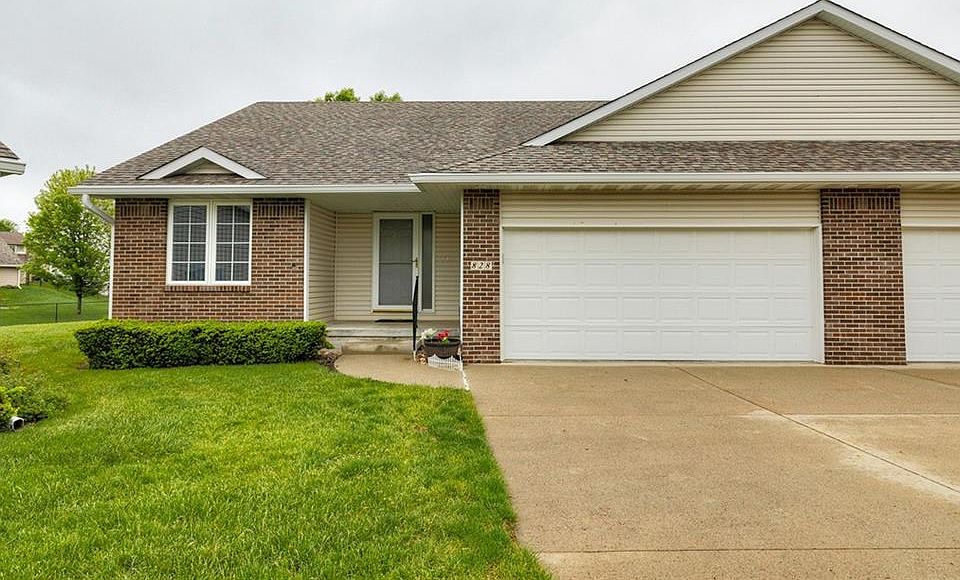 1st image of 828 Elmwood Ct