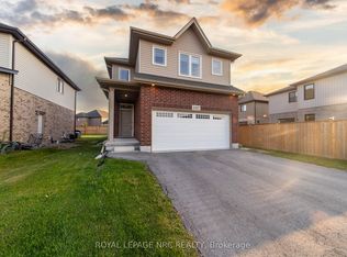 1217 Uppers Ln, Thorold, ON L2V 0C8