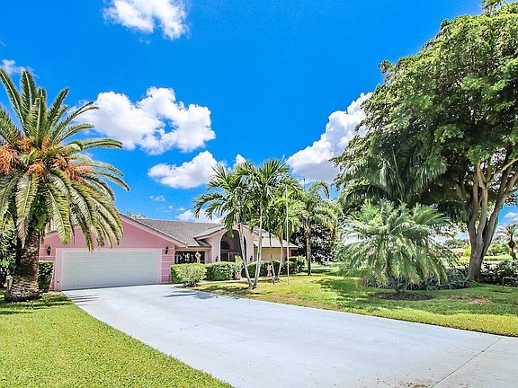 3rd image of 3756 Essex Pl