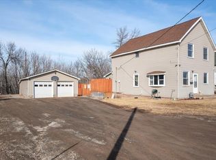 221 Crestline Ct, Duluth, MN 55808