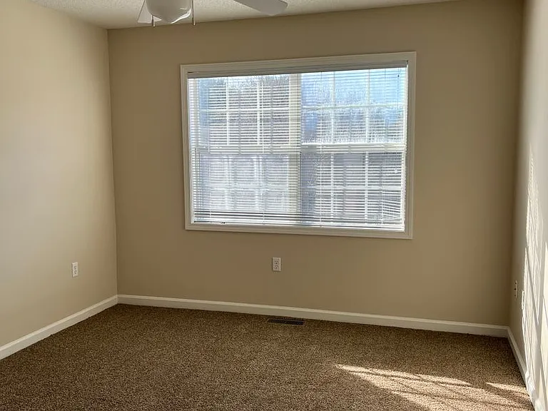 121 S Springview Dr — Photo 13