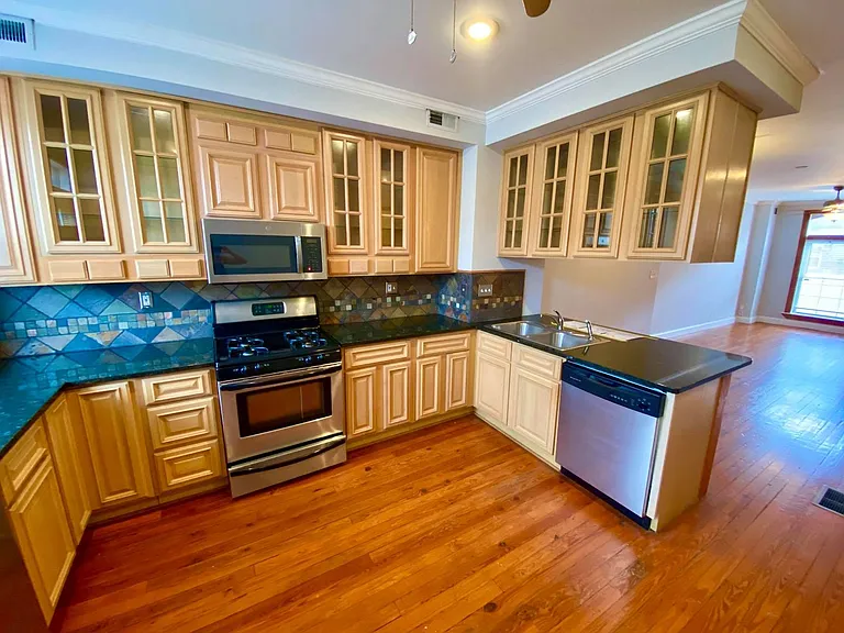 106 S Bouldin St — Photo 10